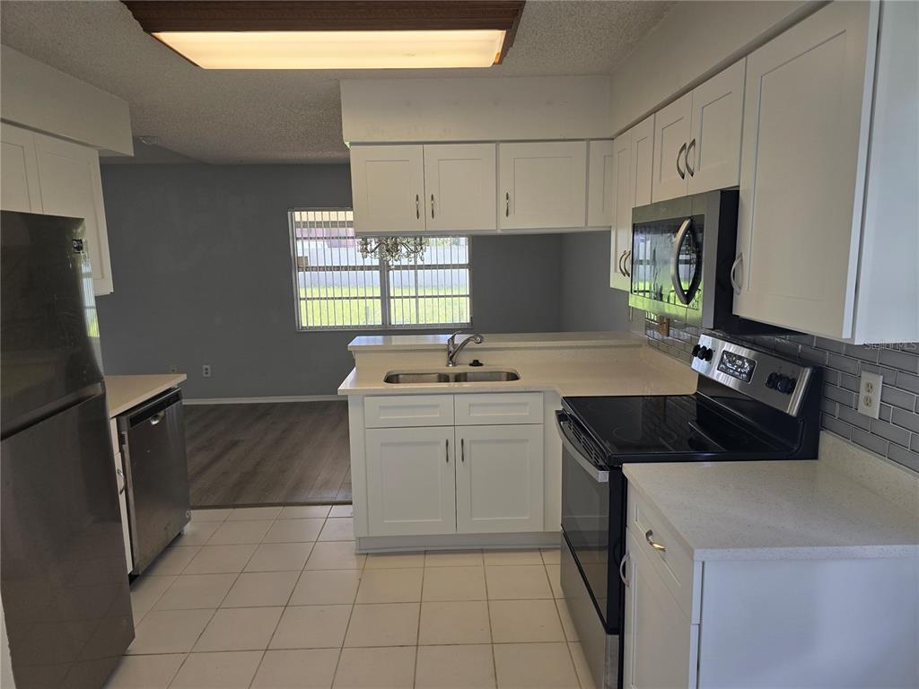 2020 Rudder Drive Valrico, FL 33594 - Photo 2 of 21