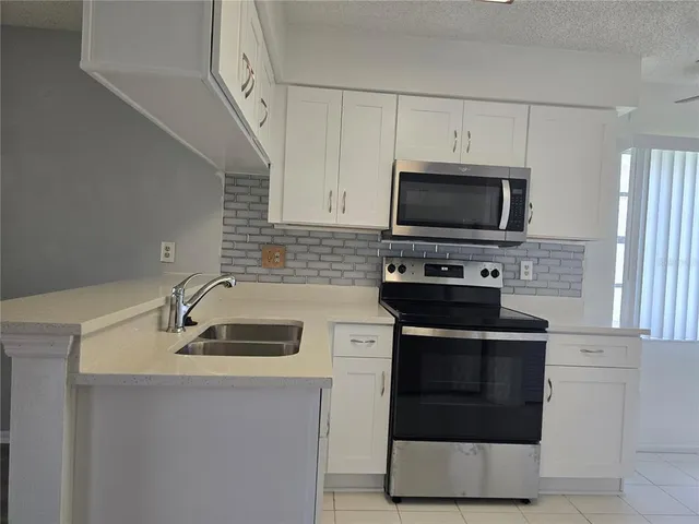 $2,095 | 2020 Rudder Drive, Valrico, FL 33594