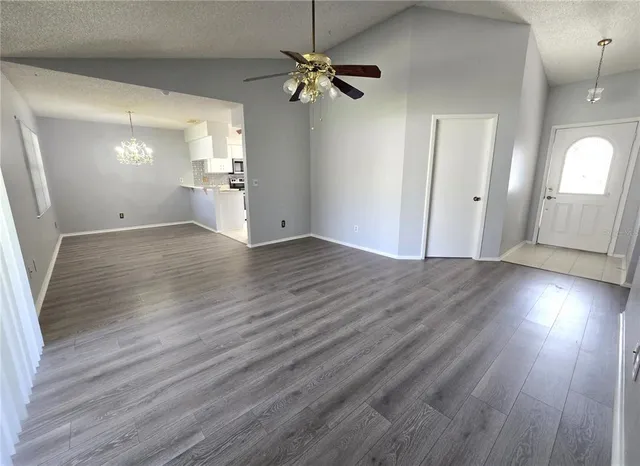 $2,095 | 2020 Rudder Drive, Valrico, FL 33594