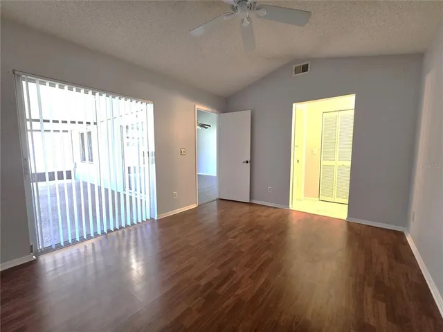 $2,095 | 2020 Rudder Drive, Valrico, FL 33594