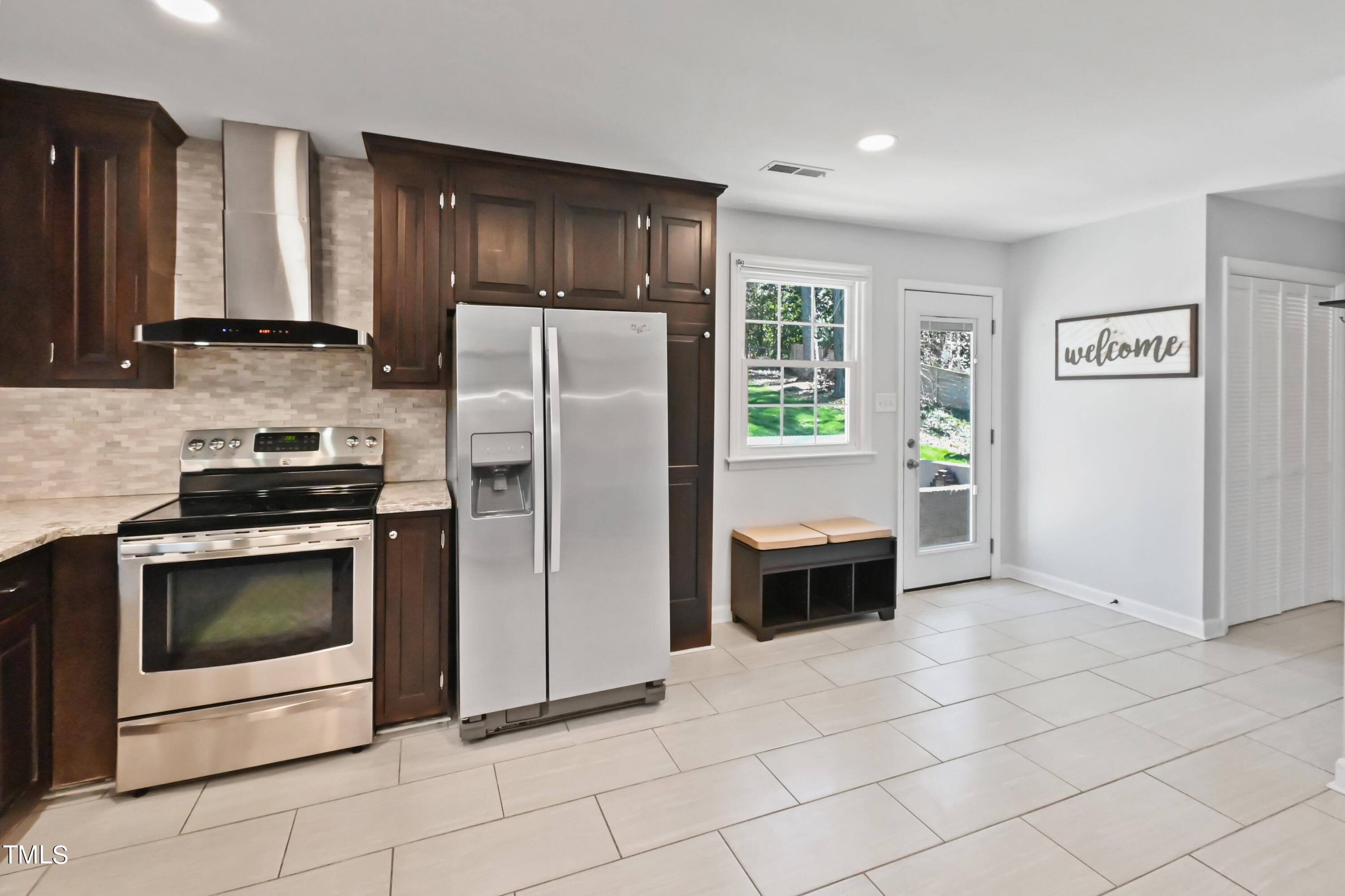 801 Davidson Street Raleigh, NC 27609 - Photo 5 of 44 DSC_0461