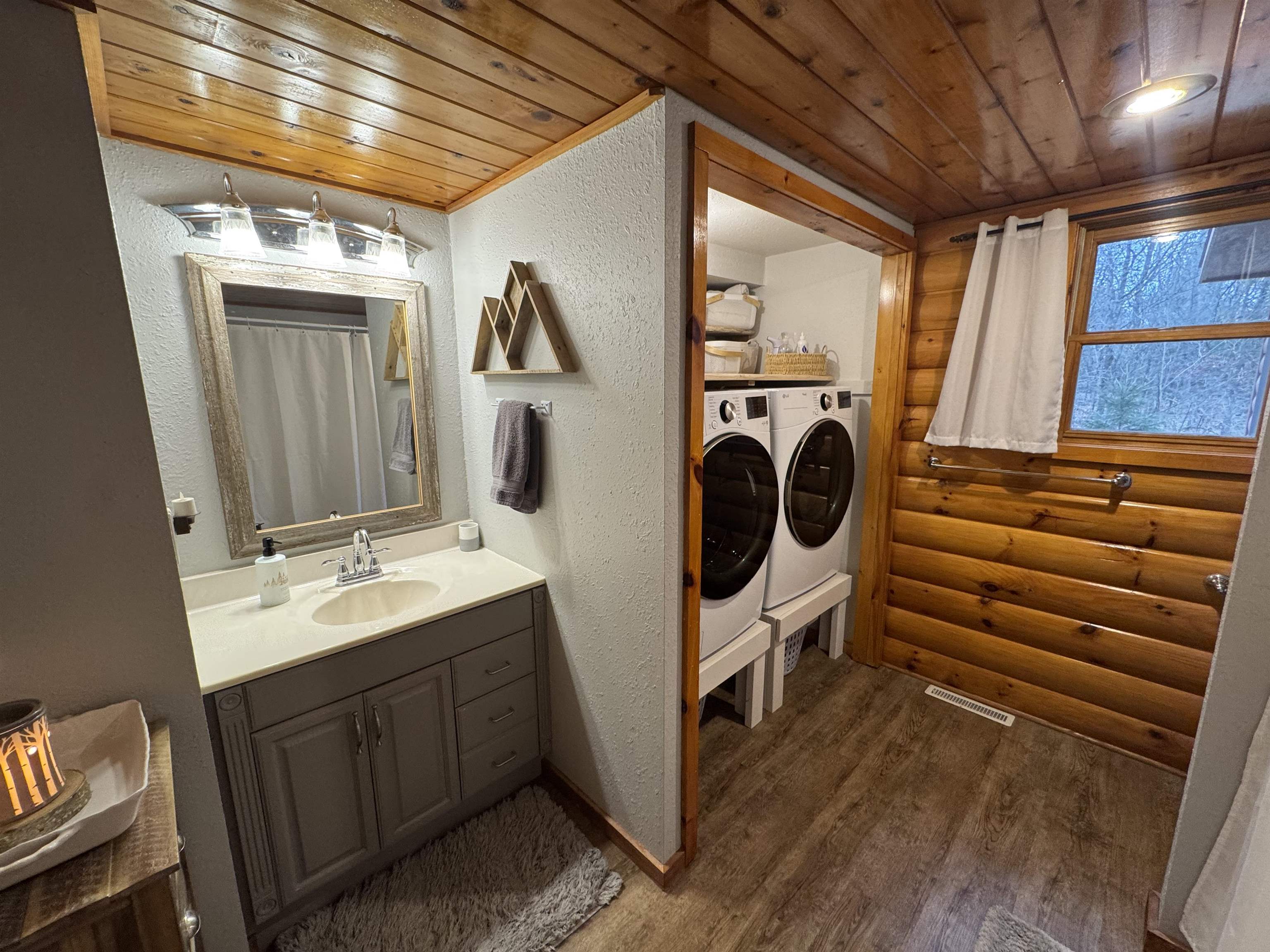 29522 Whispering Pines Road Lone Rock, WI 53556 - Photo 20 of 33