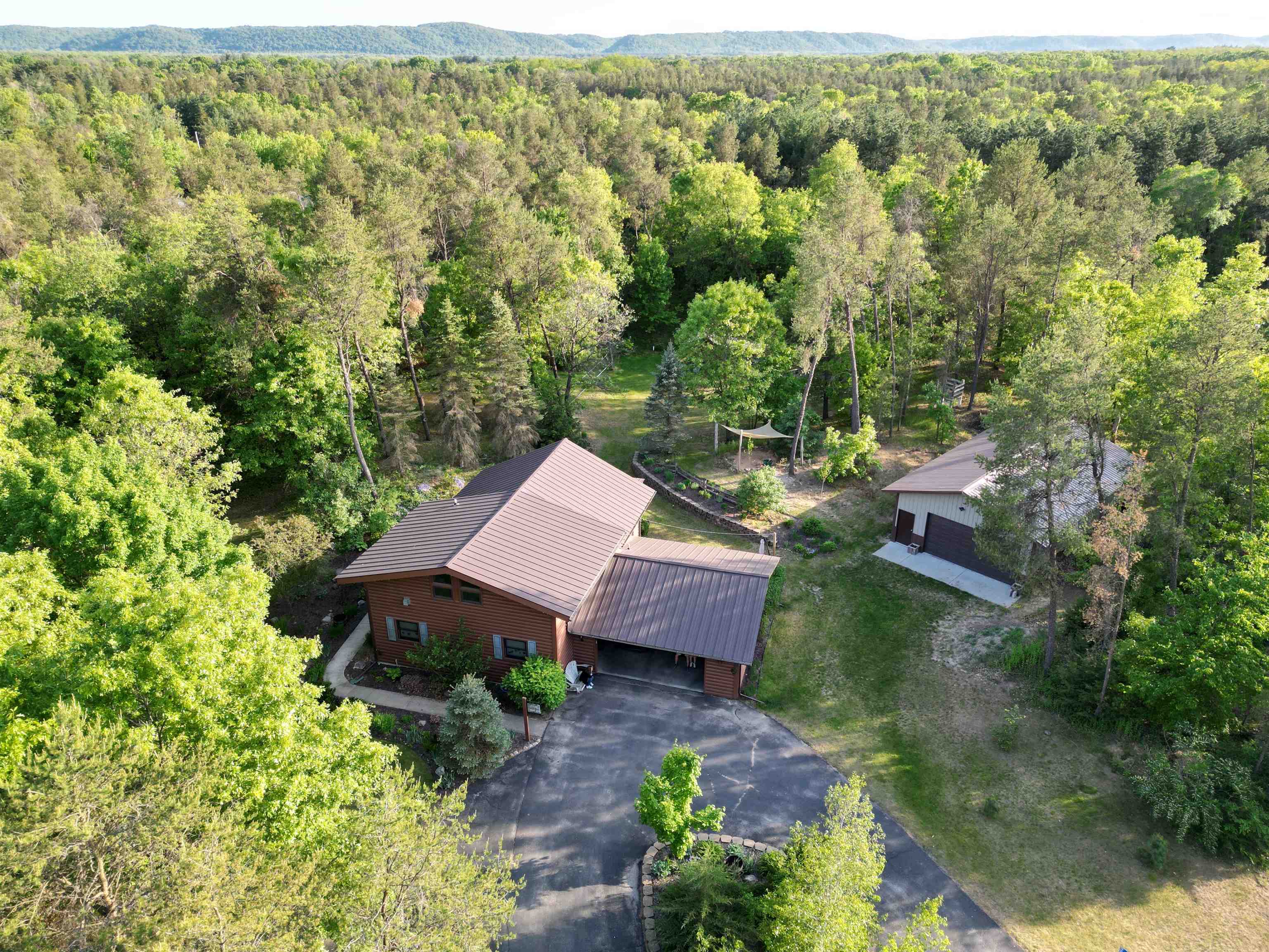 29522 Whispering Pines Road Lone Rock, WI 53556 - Photo 10 of 33