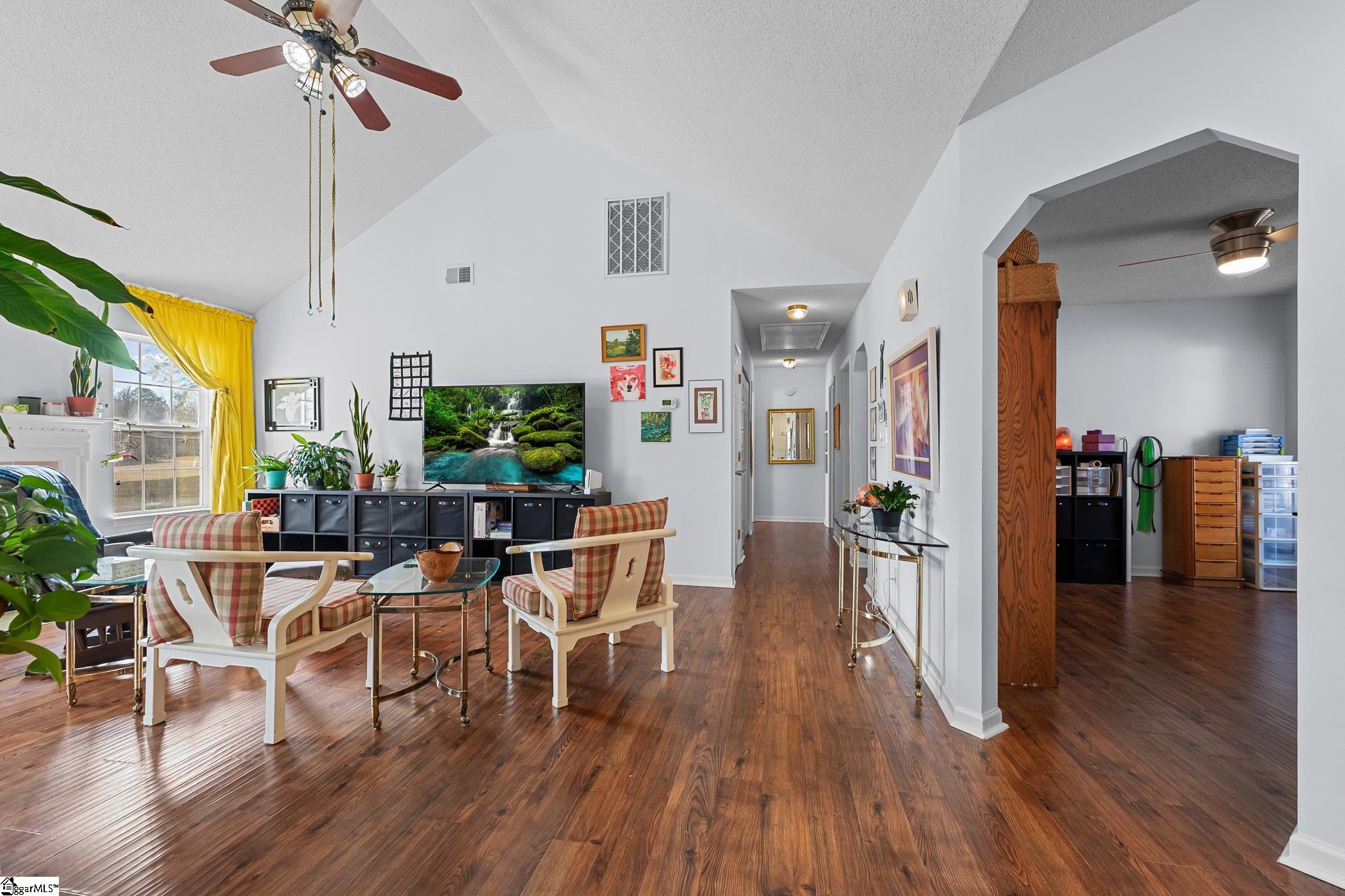 42 Stevenson Road Taylors, SC 29687 - Photo 10 of 41