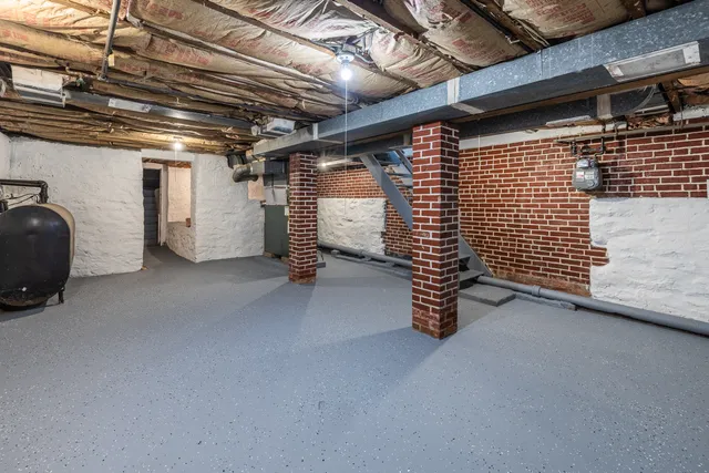 $2,300 | 400 East Avenue, Bridgeport, CT 06610