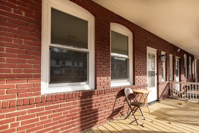 $2,300 | 400 East Avenue, Bridgeport, CT 06610