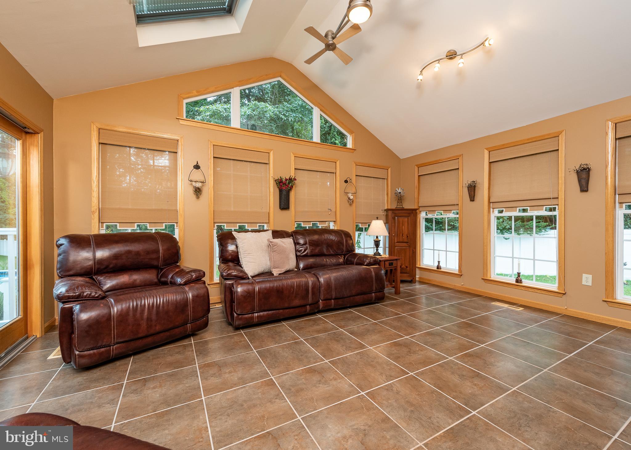 1705 Perry Cove Road Pasadena, MD 21122 - Photo 23 of 34 SunRoom