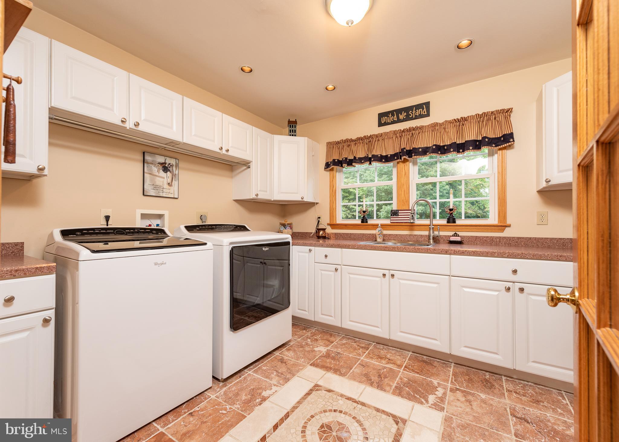 1705 Perry Cove Road Pasadena, MD 21122 - Photo 25 of 34 Laundry