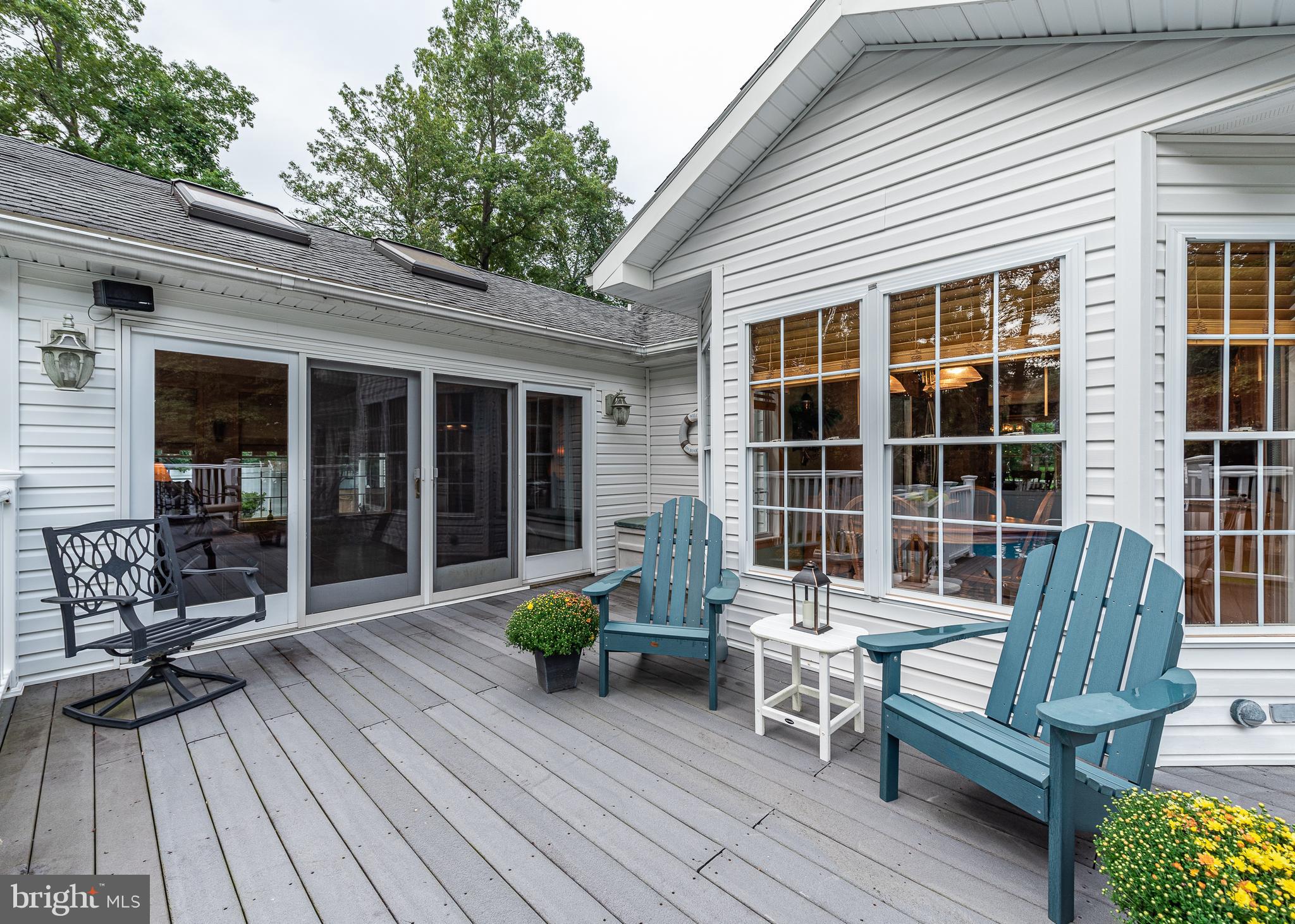 1705 Perry Cove Road Pasadena, MD 21122 - Photo 27 of 34 Deck