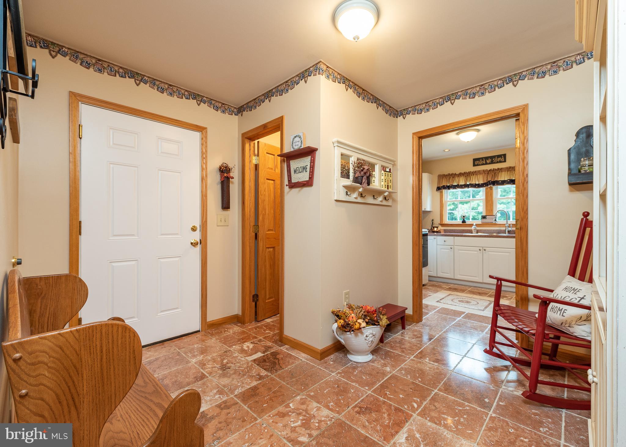 1705 Perry Cove Road Pasadena, MD 21122 - Photo 4 of 34 Foyer