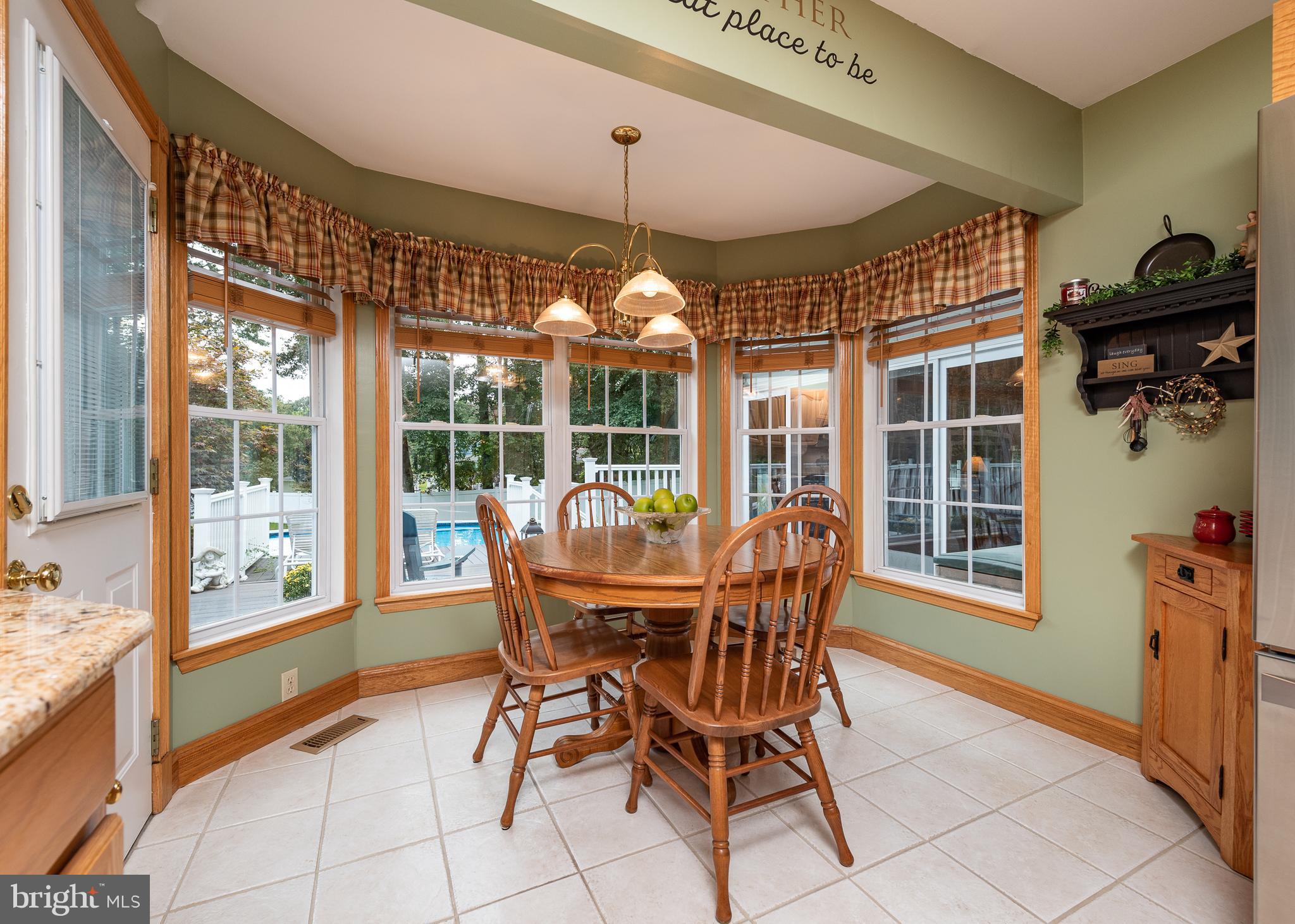 1705 Perry Cove Road Pasadena, MD 21122 - Photo 10 of 34 Breakfast Nook
