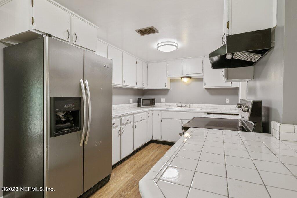 1422 Jr Road Jacksonville, FL 32218 - Photo 12 of 37 Kitchen