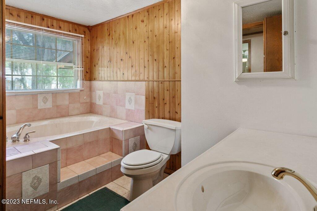 1422 Jr Road Jacksonville, FL 32218 - Photo 30 of 37 Bathroom 1