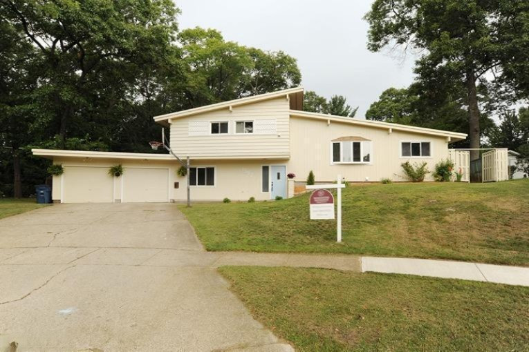 1582 Colonial Road Muskegon, MI 49441 - Photo 1 of 24 Primary Photo
