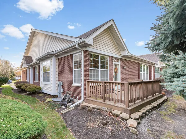 $479,000 | 2805 Bond Circle, Unit 2805, Naperville, IL 60563