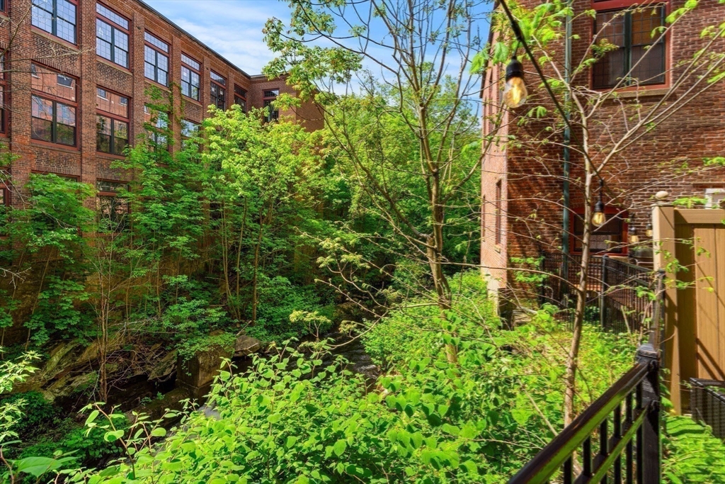 1511 Main Street, Unit B101 Worcester, MA 01603 - Photo 29 of 41 a view of a garden