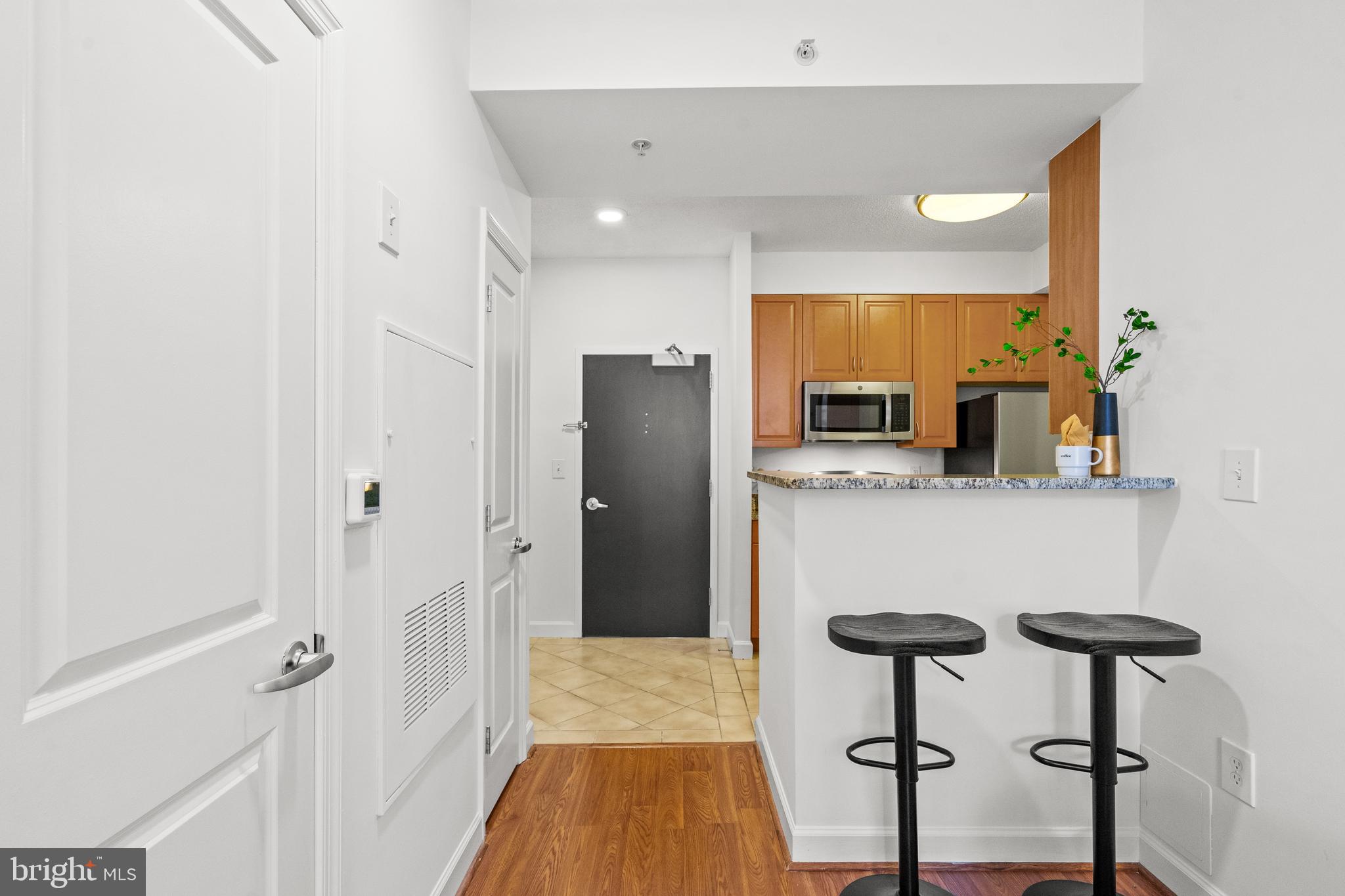 1111 25th Street Northwest, Unit 502 Washington, DC 20037 - Photo 4 of 21 Kitchen
