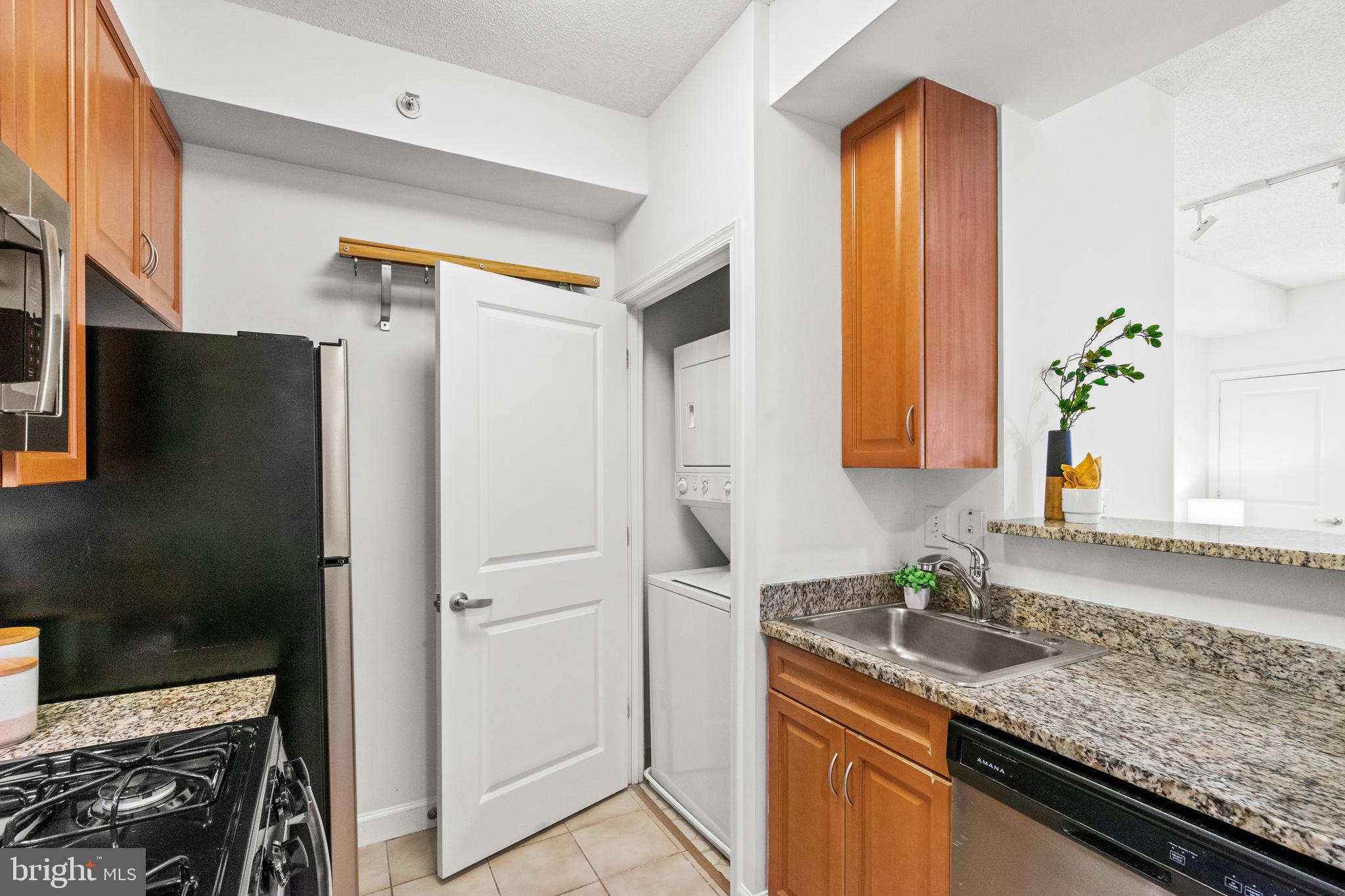 1111 25th Street Northwest, Unit 502 Washington, DC 20037 - Photo 7 of 21 Kitchen & laundry