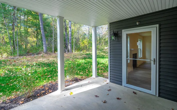 $370,000 | 121 Carriage Loop, Rotterdam, NY 12306