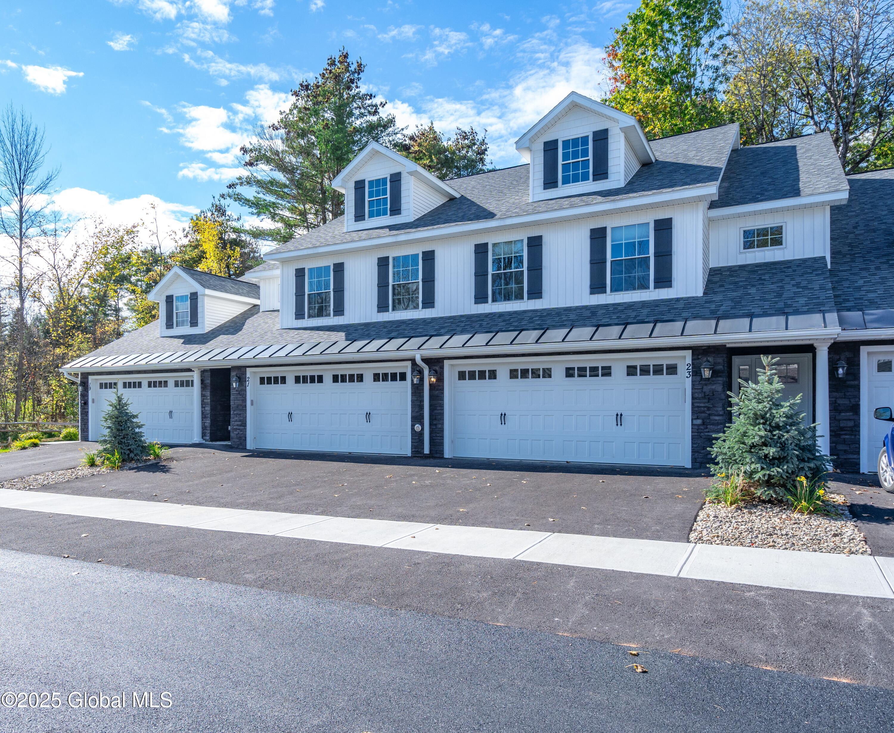 121 Carriage Loop Rotterdam, NY 12306 - Photo 2 of 21 23 Arcadia Print-3 smaller