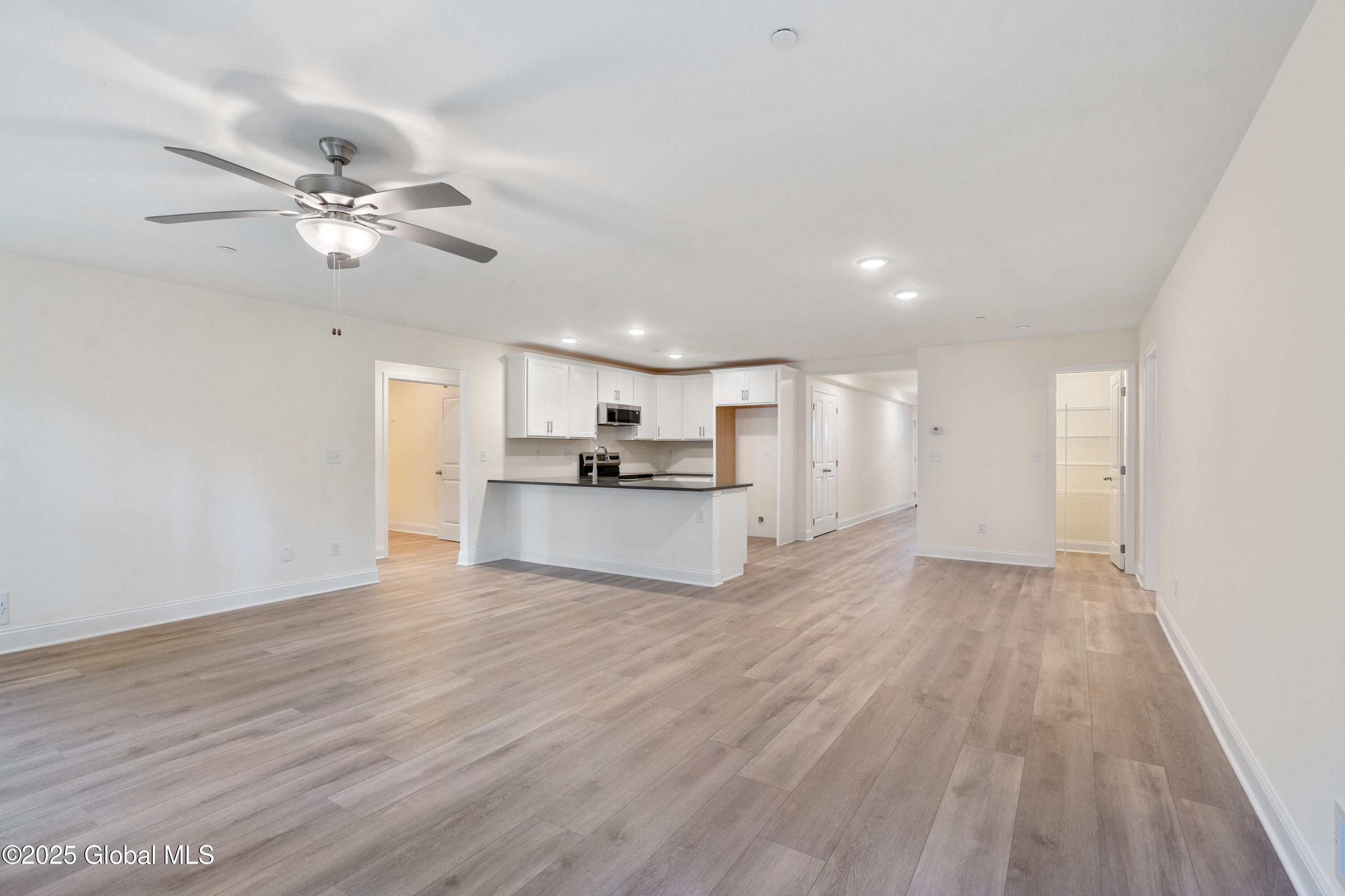 121 Carriage Loop Rotterdam, NY 12306 - Photo 10 of 21 23 Arcadia Print-16