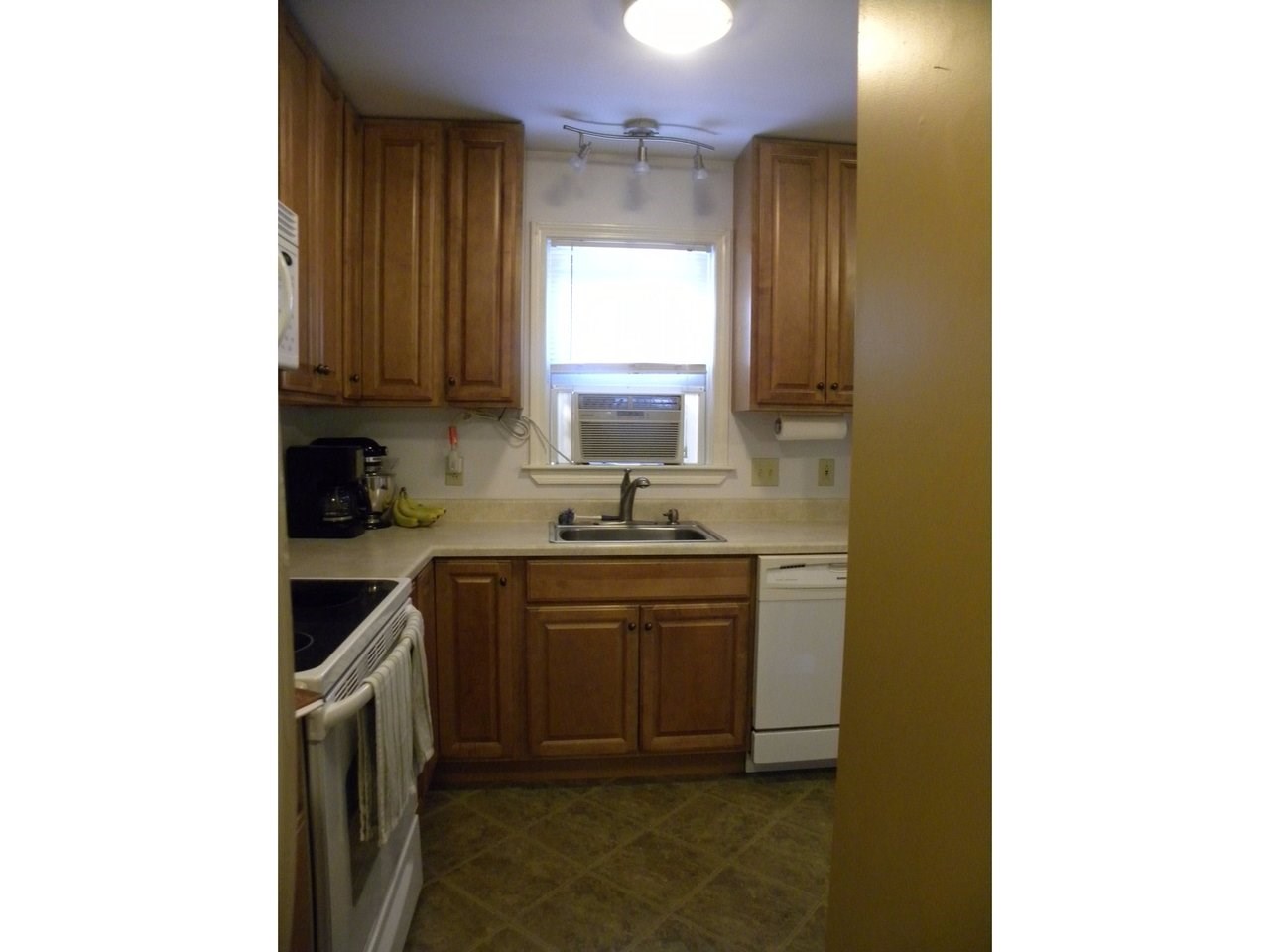 355 Patchen Road, Unit 6 South Burlington, VT 05403 - Photo 3 of 21 Gallery Image 3