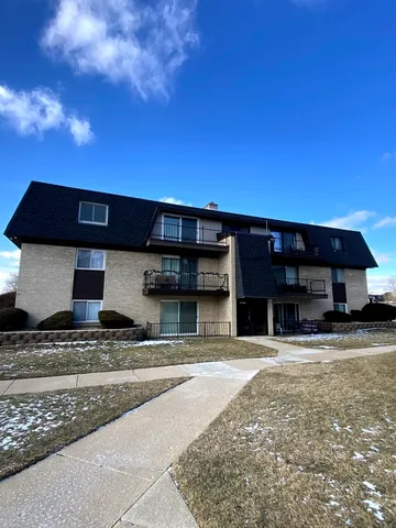 $213,000 | 11129 South 84th Avenue, Unit 3B, Palos Hills, IL 60465
