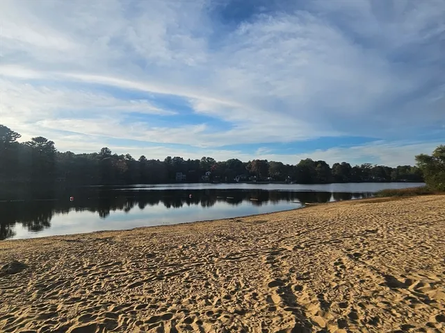 $475,000 | 89 Lakeview Avenue, Bellingham, MA 02019