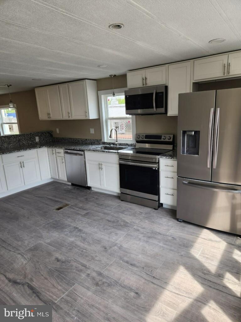 222 Robwood Road Dundalk, MD 21222 - Photo 3 of 6 Kitchen