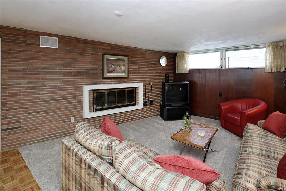 9333 Pardee Road St. Louis, MO 63126 - Photo 9 of 20 Gallery Image 9