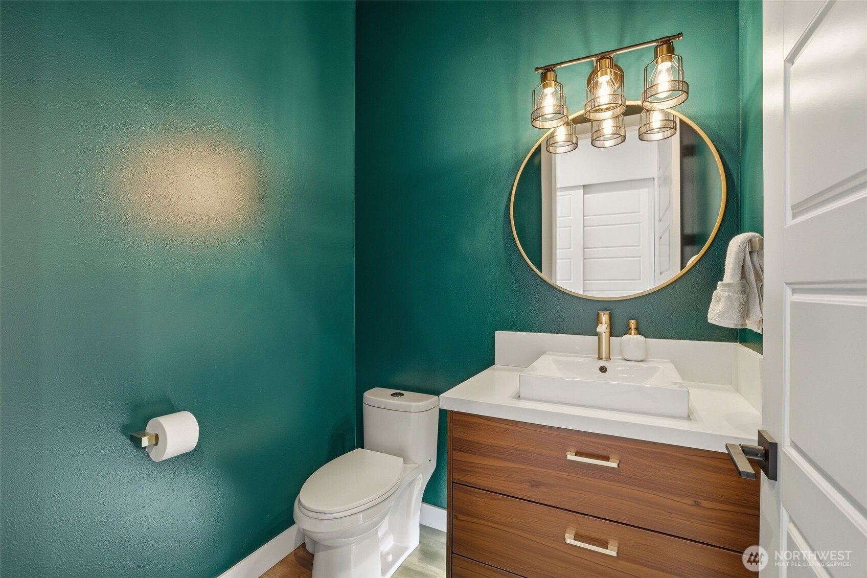 18111 84th Avenue West Edmonds, WA 98026 - Photo 14 of 40
