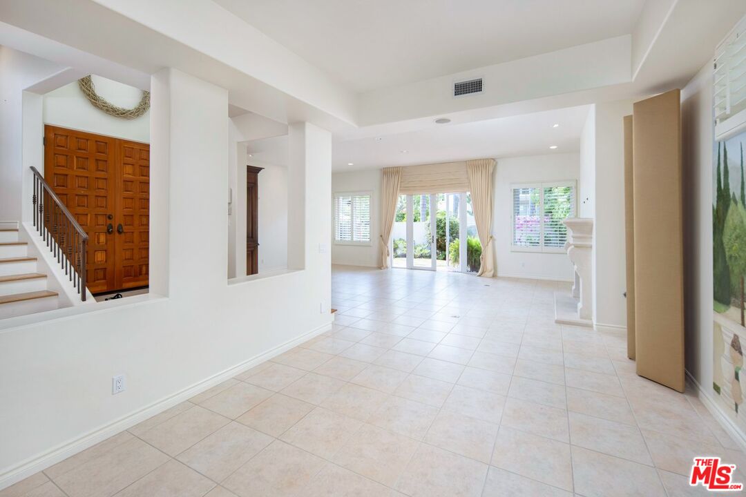 131 Union Jack Mall Marina del Rey, CA 90292 - Photo 4 of 21