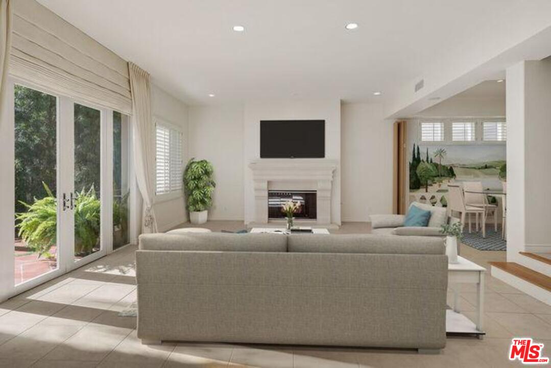 131 Union Jack Mall Marina del Rey, CA 90292 - Photo 5 of 21