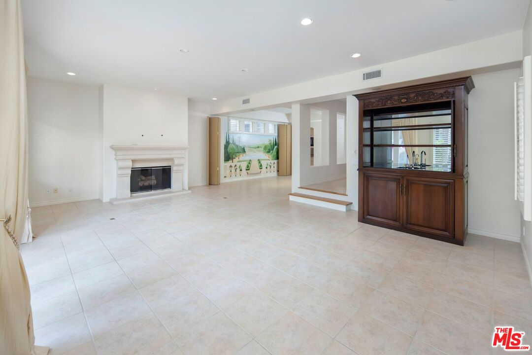 131 Union Jack Mall Marina del Rey, CA 90292 - Photo 6 of 21