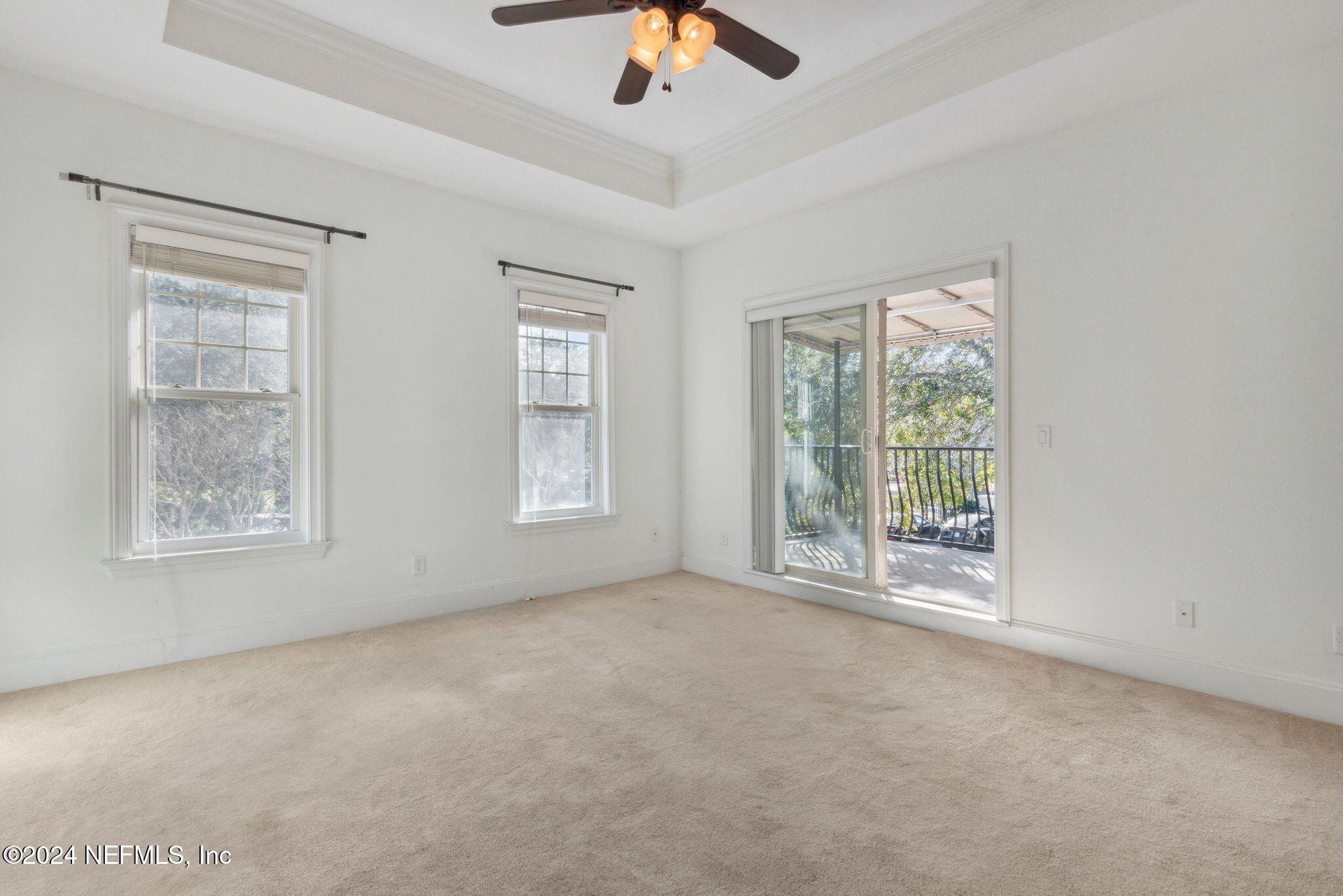 2366 Riverside Avenue Jacksonville, FL 32204 - Photo 20 of 50 Primary Bedroom with sliding doors