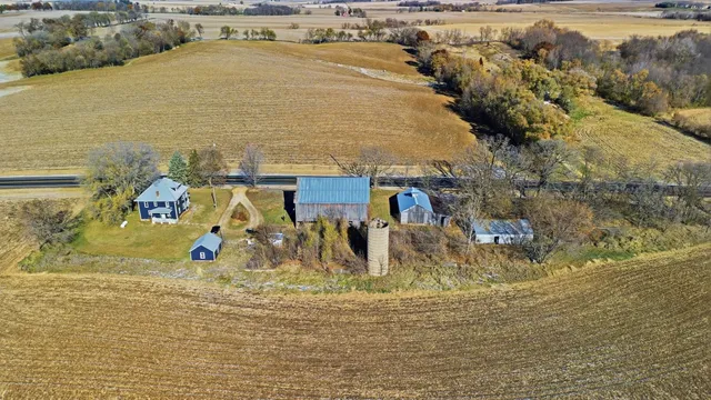 $195,000 | 23396 Ideal Road, Chadwick, IL 61014