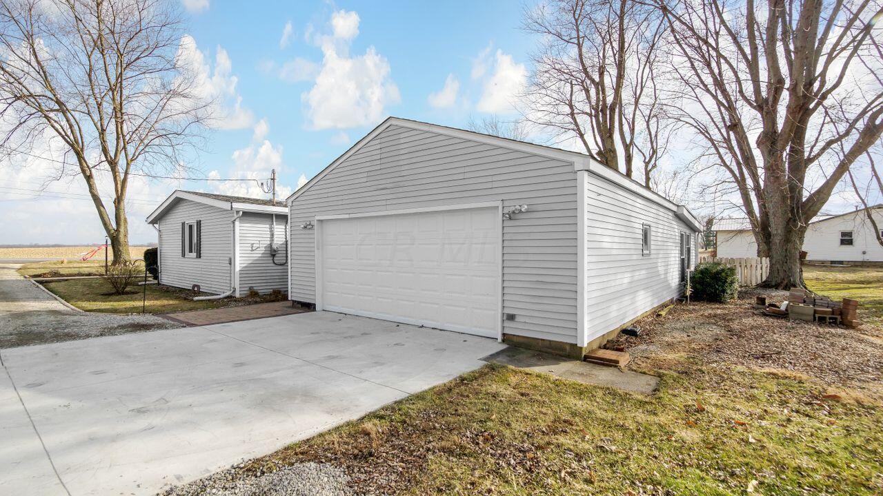 4251 Troy Road Delaware, OH 43015 - Photo 33 of 34 Garage