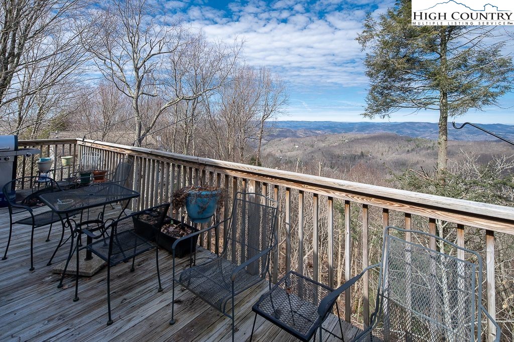 316 Pinnacle Ridge Road Beech Mountain, NC 28604 - Photo 25 of 35
