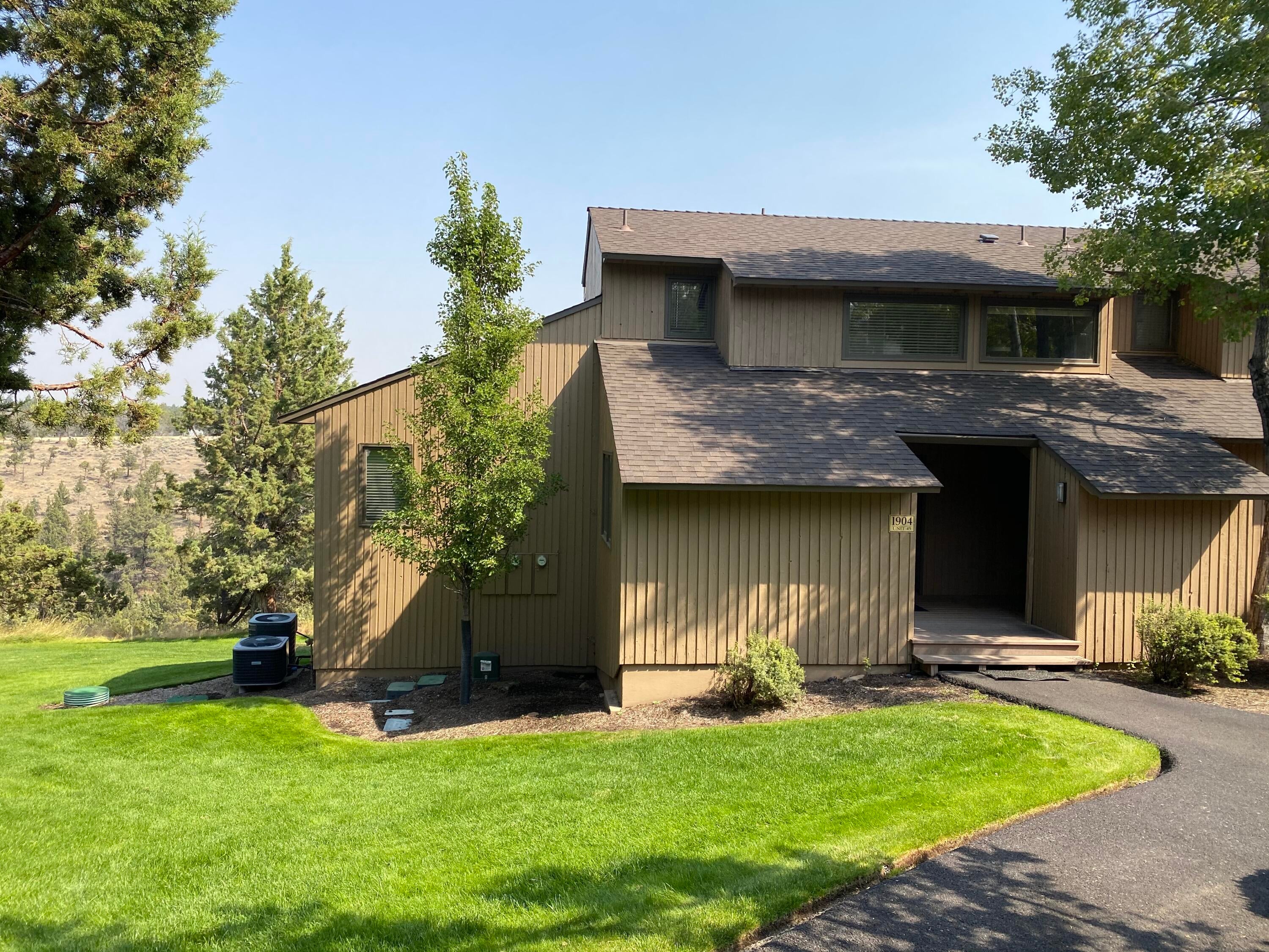 1904 Redtail Hawk Drive, Unit RV49D Redmond, OR 97756 - Photo 1 of 22 IMG_8017