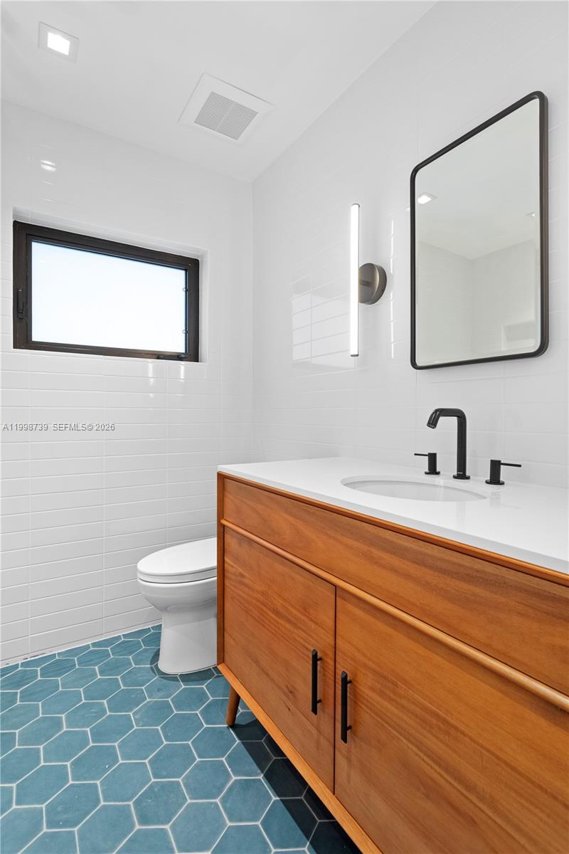 2345 Southwest 23rd Terrace Miami, FL 33145 - Photo 15 of 22