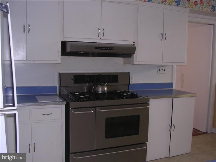 218 Deaver Road Wyncote, PA 19095 - Photo 15 of 25 Kitchen
