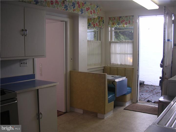 218 Deaver Road Wyncote, PA 19095 - Photo 18 of 25 Kitchen