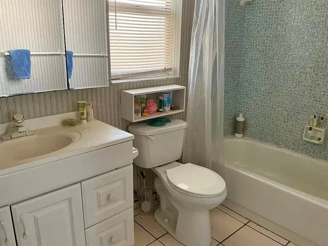 $110,000 | 9041 Sunrise Lakes Boulevard, Unit 113, Sunrise, FL 33322