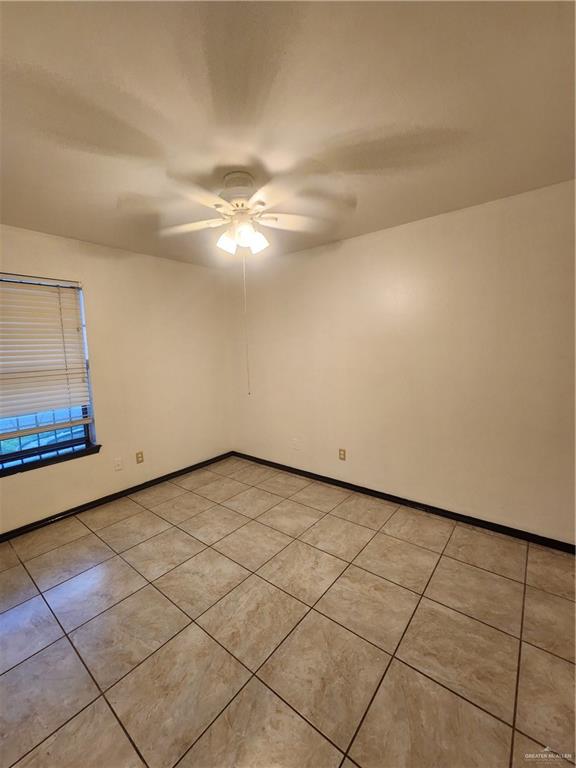 600 Toronto Avenue, Unit 18 McAllen, TX 78503 - Photo 10 of 17 a view of a room