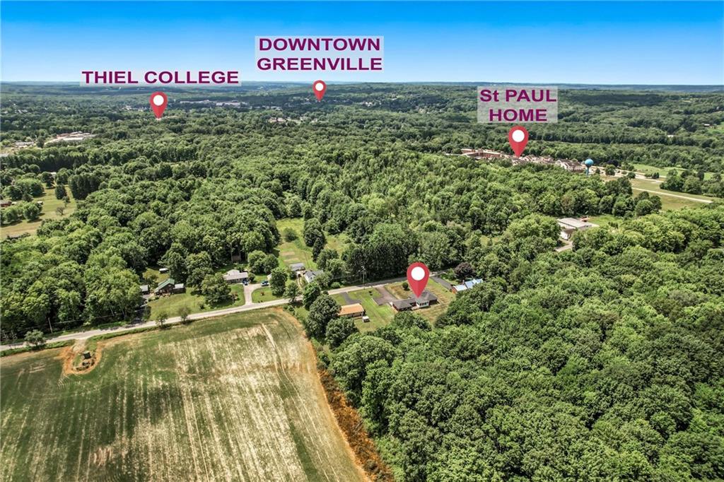 325 Williamson Road Greenville, PA 16125 - Photo 13 of 50 a view of a book center