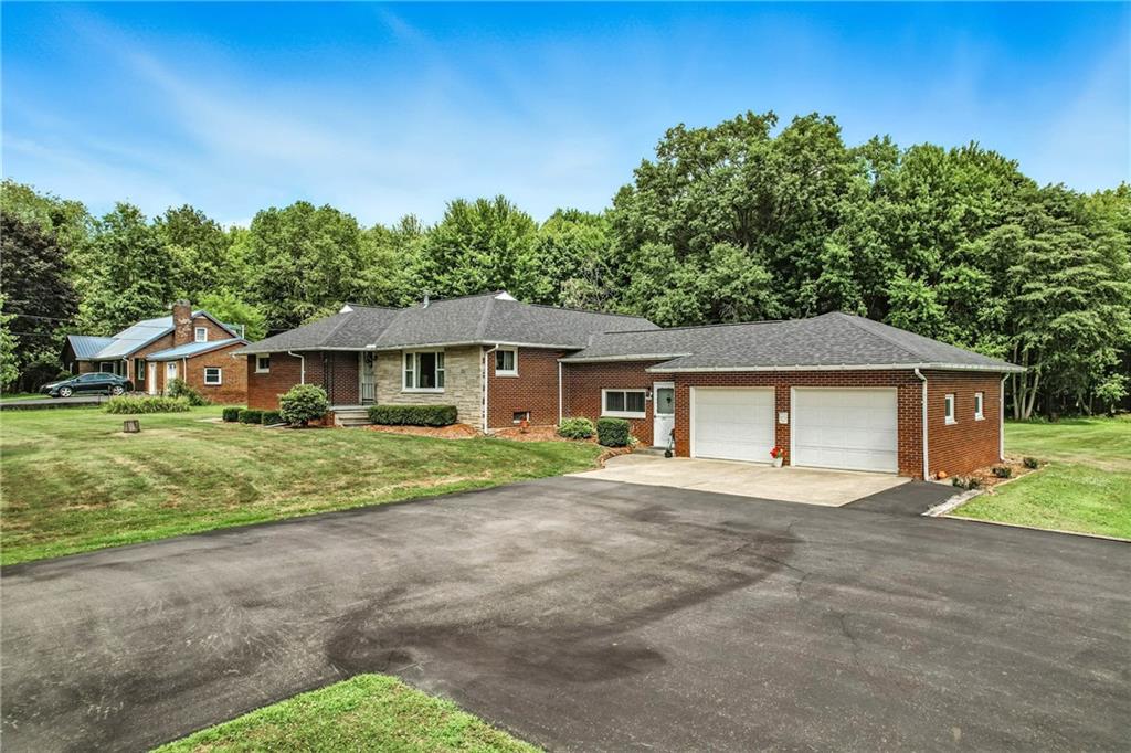 325 Williamson Road Greenville, PA 16125 - Photo 2 of 50 front view of a house with a yard