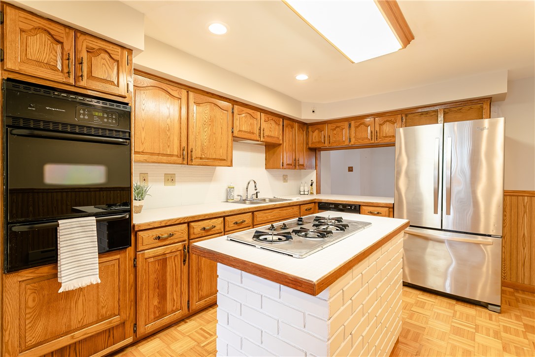 1661 Plank Road Penfield, NY 14580 - Photo 3 of 29