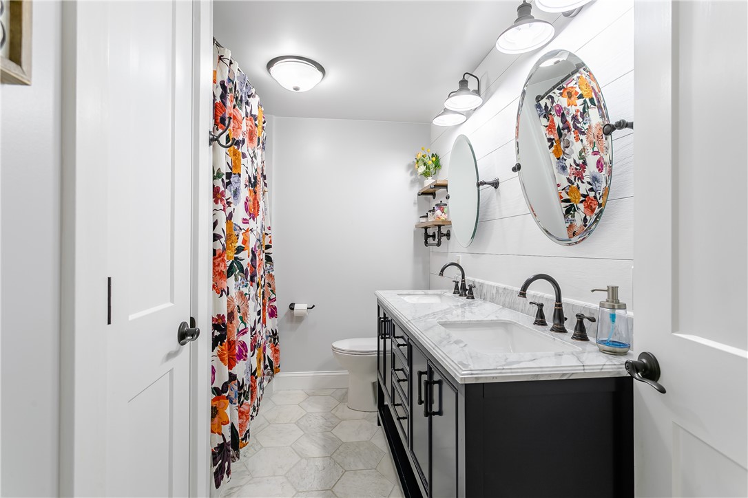 1661 Plank Road Penfield, NY 14580 - Photo 5 of 29