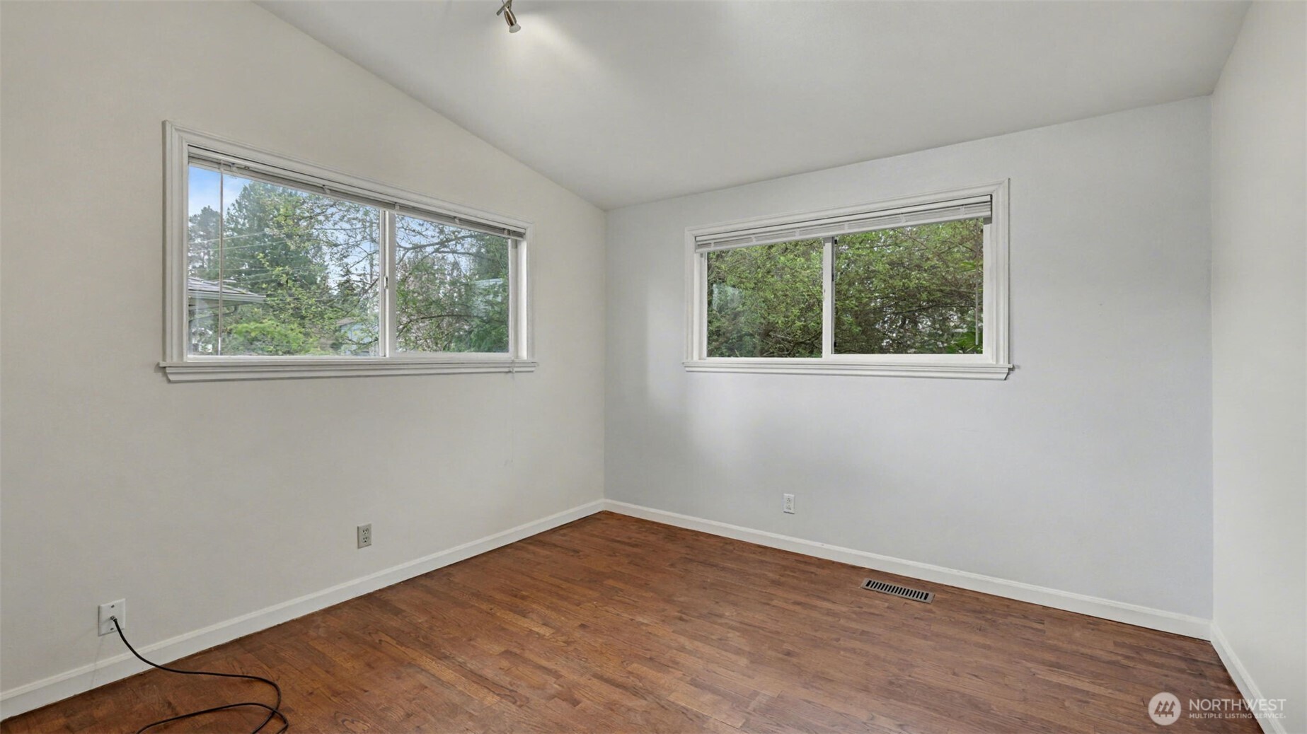 11204 148th Avenue Southeast Renton, WA 98059 - Photo 15 of 36