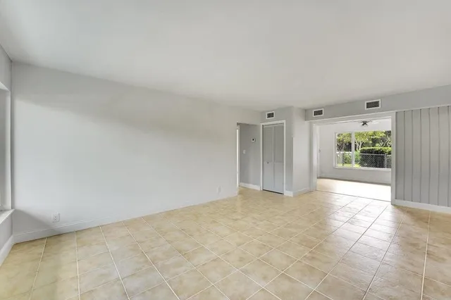 $3,200 | 208 Northwest 1st Street, Boynton Beach, FL 33435